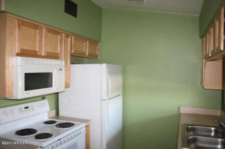 3301 Earll Dr #219, Phoenix, AZ 85018