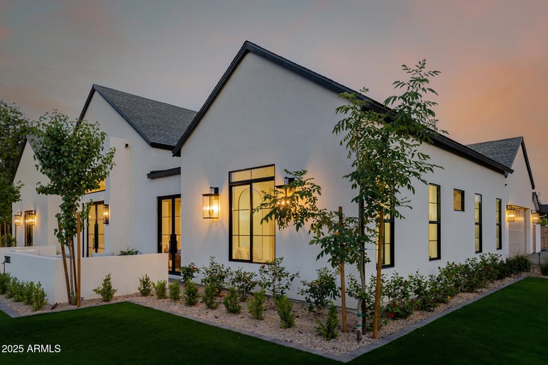 3301 Elm St, Phoenix, AZ 85018