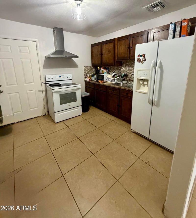 3301 W Holly St, Phoenix, AZ 85009