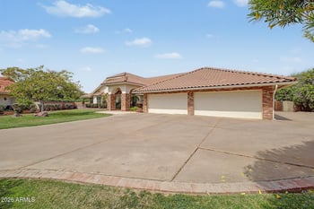 3302 Draper Cir, Mesa, AZ 85213