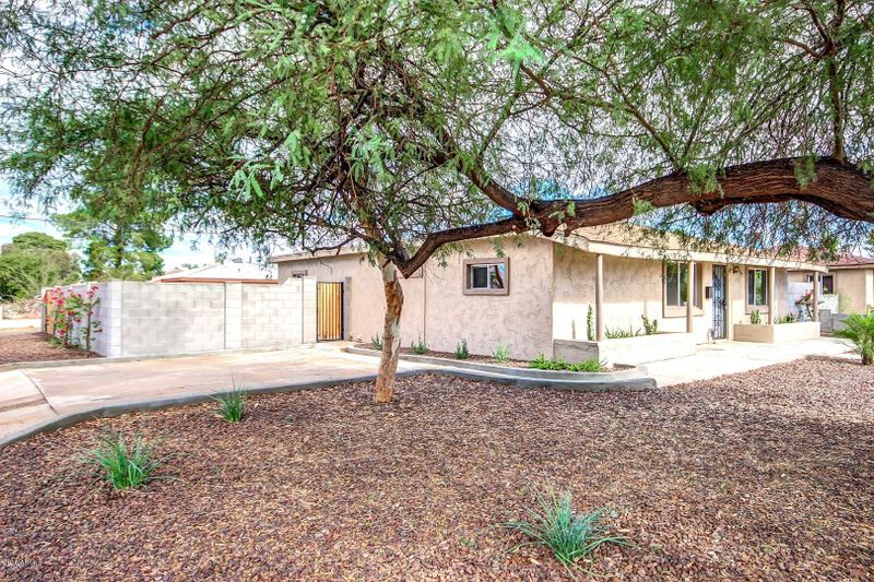 3302 E Almeria Rd, Phoenix, AZ 85008