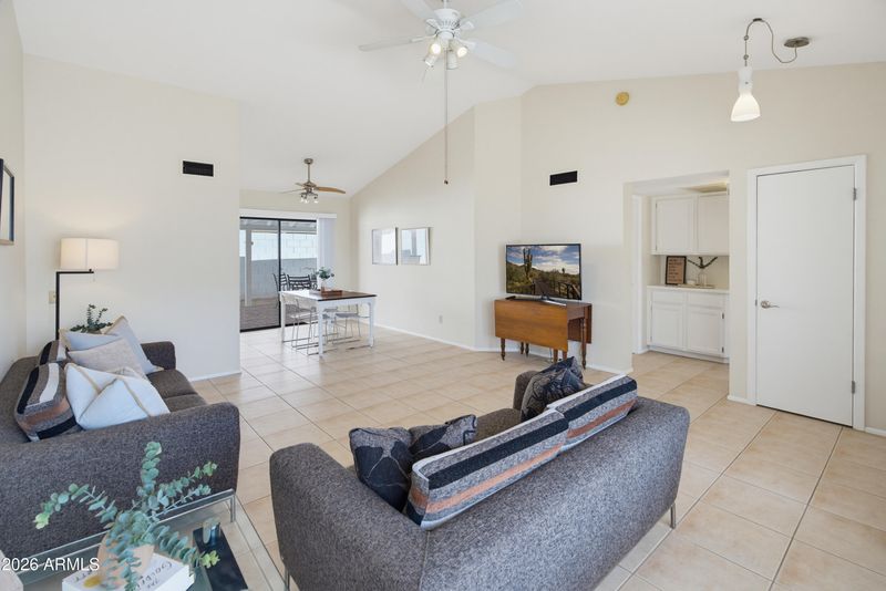 3302 E Wescott Dr, Phoenix, AZ 85050