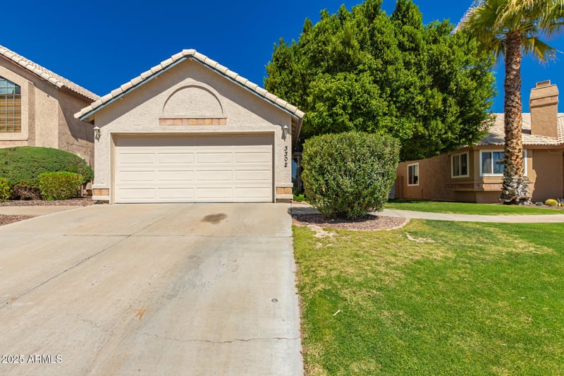 3302 Hiddenview Dr, Phoenix, AZ 85048