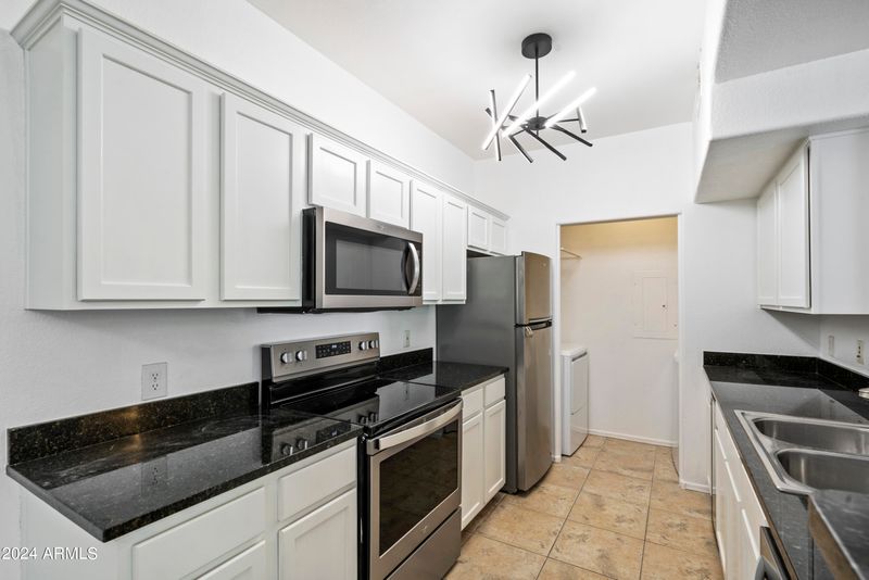 3302 N 7th St #212, Phoenix, AZ 85014
