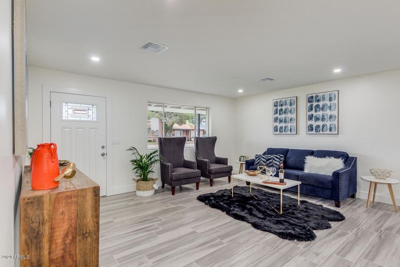 3302 W Charter Oak Rd W, Phoenix, AZ 85029