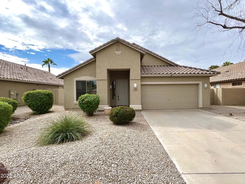 3303 E Canyon Creek Dr, Gilbert, AZ 85295