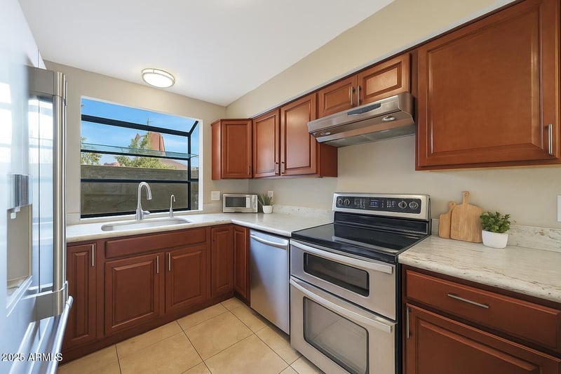 3309 70th St #102, Scottsdale, AZ 85251