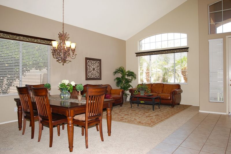 331 W Smoke Tree Rd, Gilbert, AZ 85233