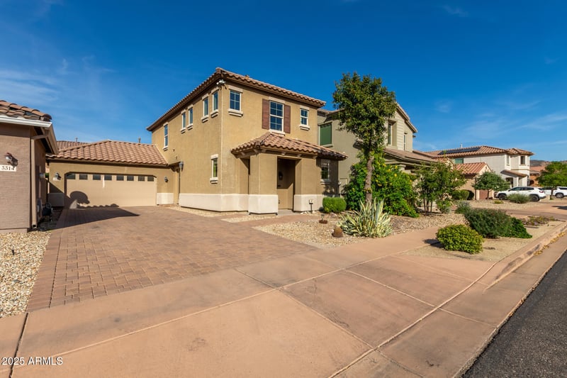 3310 Gran Paradiso Dr, Phoenix, AZ 85086