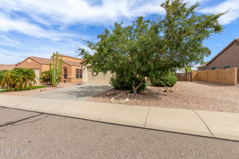 33105 Roadrunner Ln, San Tan Valley, AZ 85144