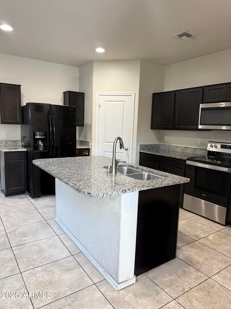 3311 77th Ln, Phoenix, AZ 85043