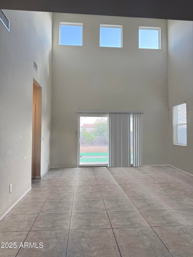 3311 77th Ln, Phoenix, AZ 85043