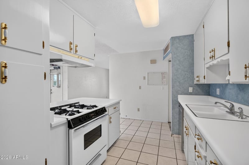 3311 W Paradise Dr, Phoenix, AZ 85029