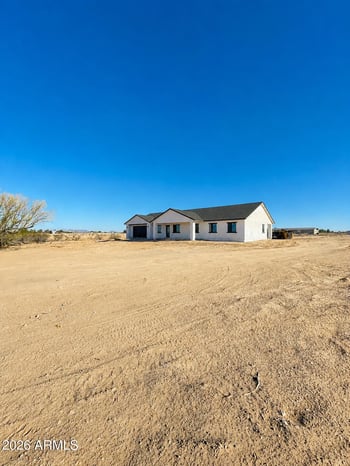 33112 Dobbins Rd, Tonopah, AZ 85354