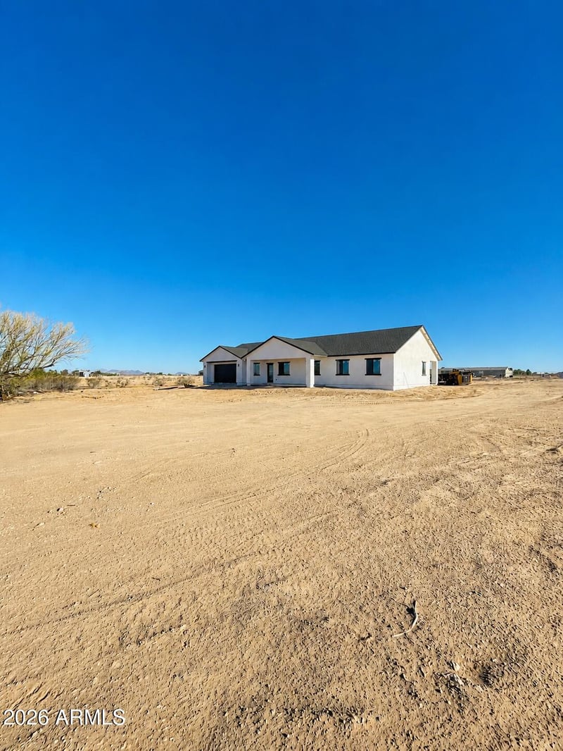 33112 Dobbins Rd, Tonopah, AZ 85354