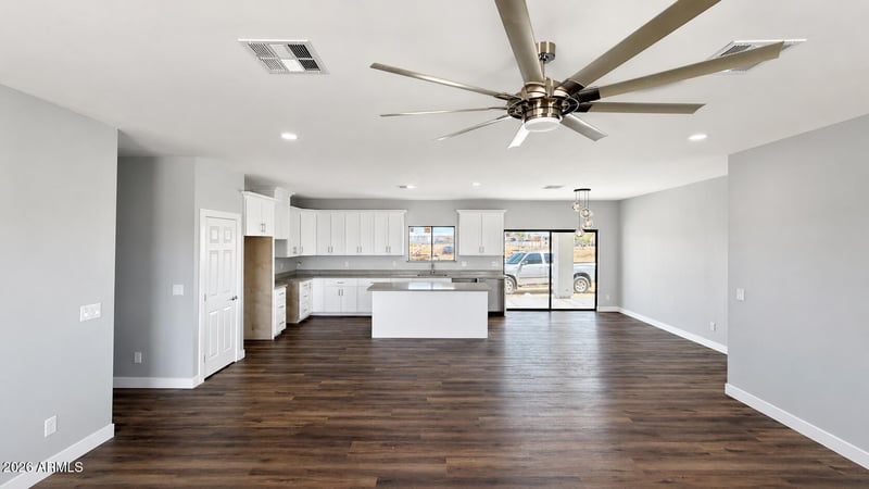 33112 Dobbins Rd, Tonopah, AZ 85354