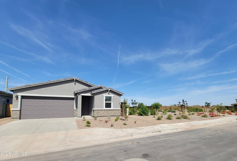 33122 Noir Dr, San Tan Valley, AZ 85143