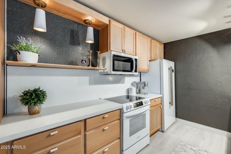 3313 68th St #119, Scottsdale, AZ 85251