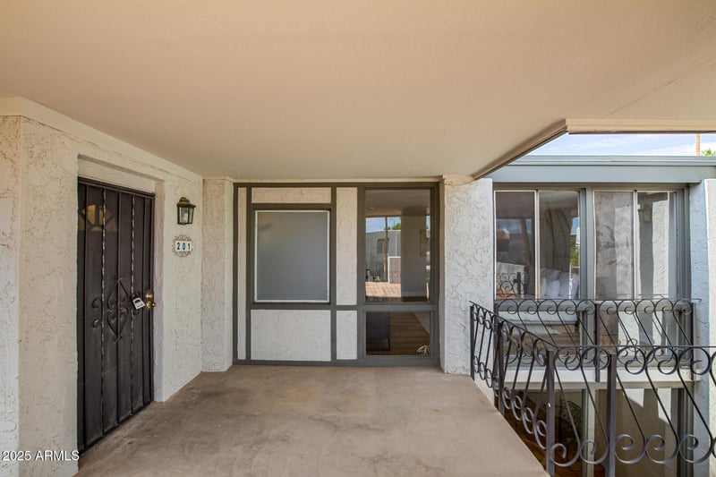3313 68th St #201, Scottsdale, AZ 85251