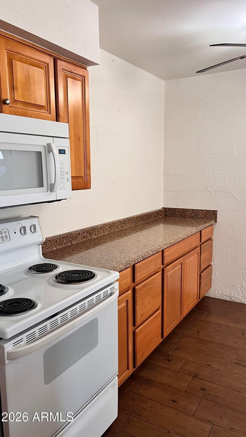 3313 68th St #120, Scottsdale, AZ 85251