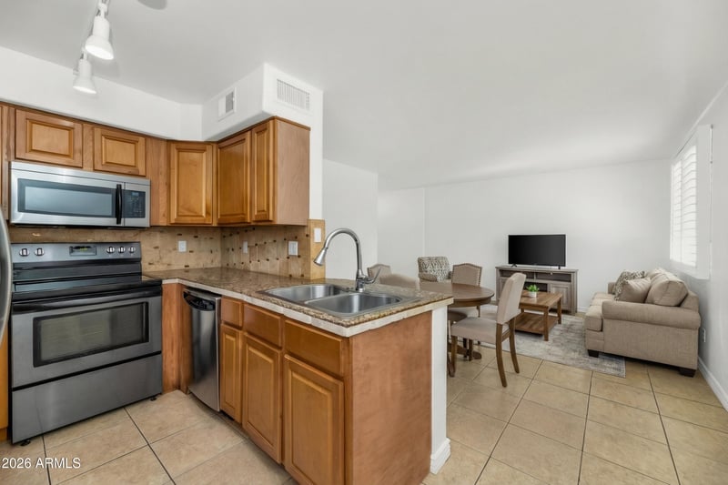 3313 68th St #E137, Scottsdale, AZ 85251