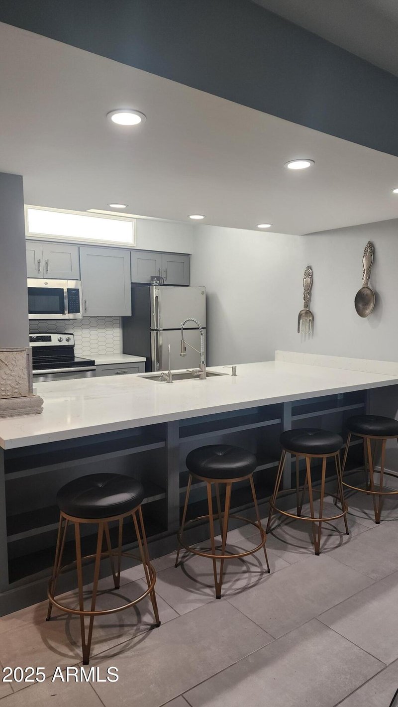 3314 68th St #116, Scottsdale, AZ 85251