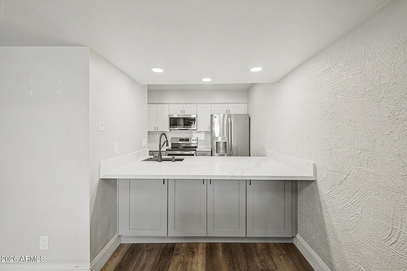 3314 68th St #211, Scottsdale, AZ 85251