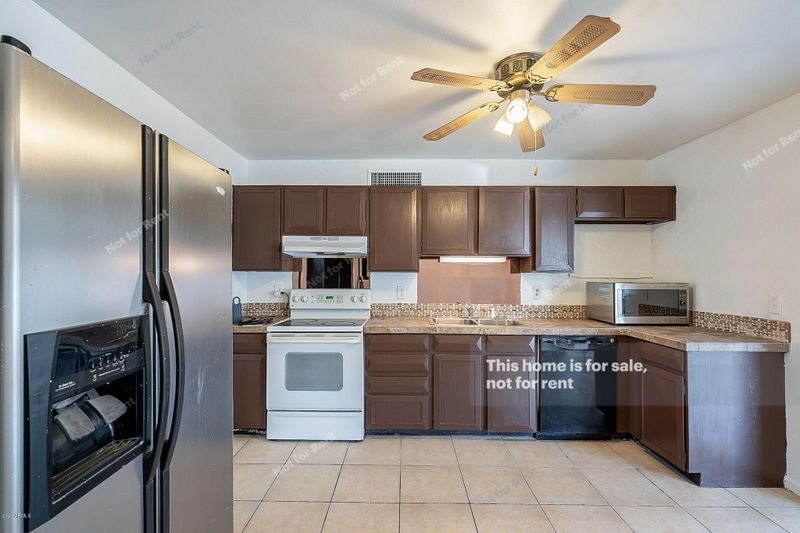 3314 W Villa Rita Dr, Phoenix, AZ 85053