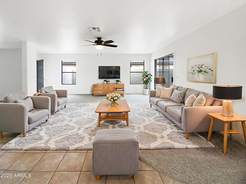 33153 Cat Hills Ave, San Tan Valley, AZ 85144