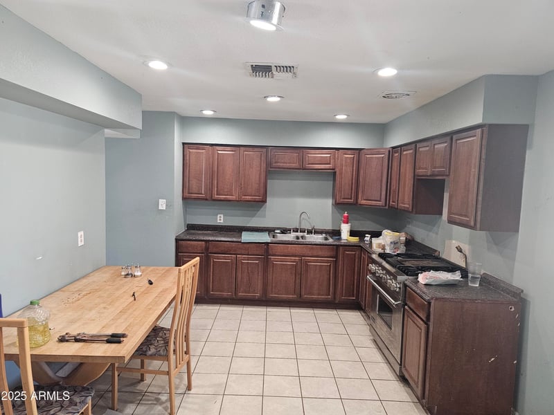 3316 58th Dr, Phoenix, AZ 85031