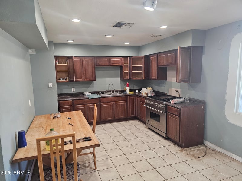 3316 58th Dr, Phoenix, AZ 85031