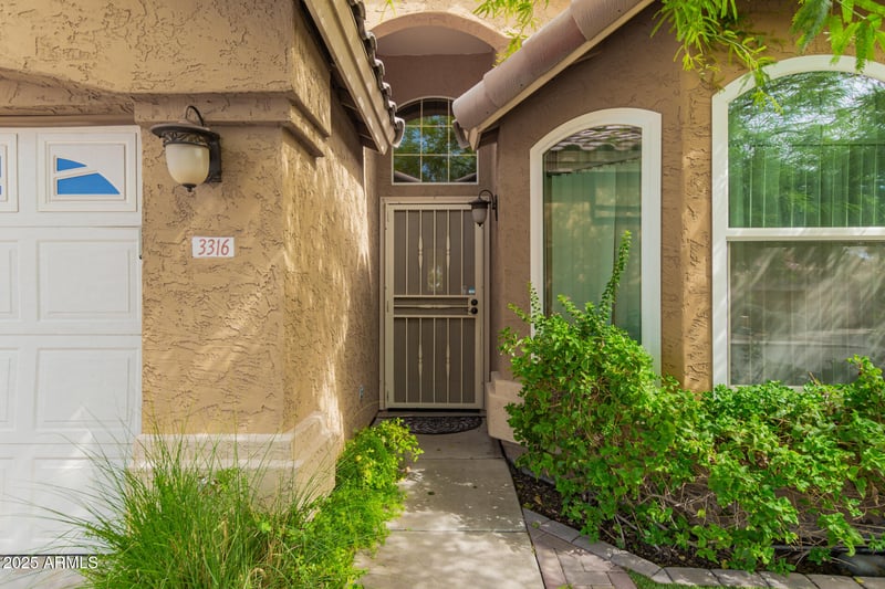 3316 Brookwood Ct, Phoenix, AZ 85048