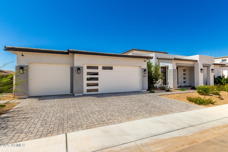3317 Desert Dawn Dr, Phoenix, AZ 85083