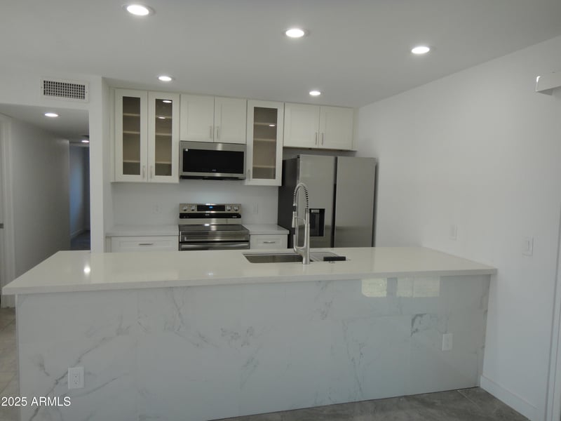 3318 Rose Garden Ln, Phoenix, AZ 85027