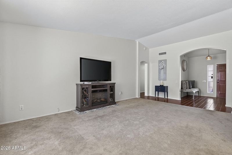 3319 E Rosemonte Dr, Phoenix, AZ 85050
