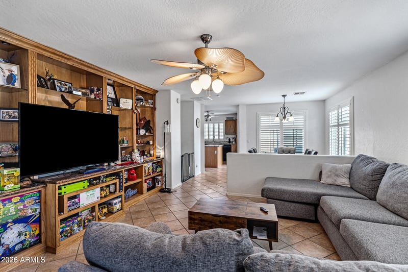 33198 Cat Hills Ave, San Tan Valley, AZ 85144