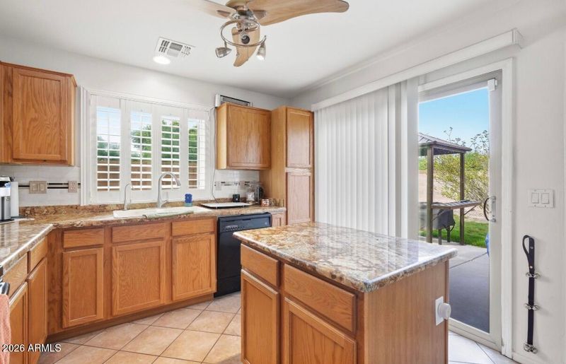 33198 N Cat Hills Ave, San Tan Valley, AZ 85144
