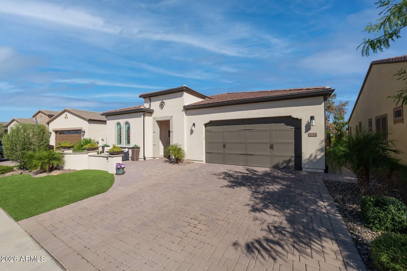332 E Bracciano Ave, San Tan Valley, AZ 85140