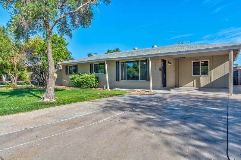 332 E Las Palmaritas Dr, Phoenix, AZ 85020