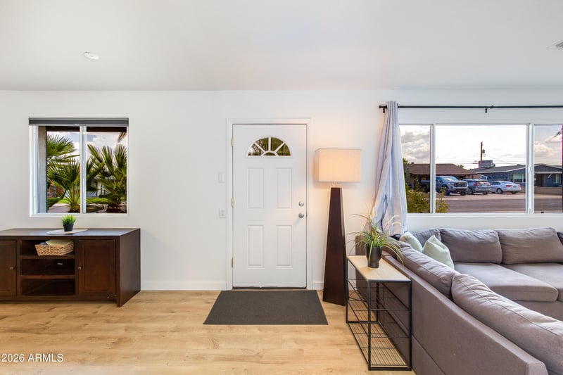 332 Taylor St, Tempe, AZ 85288