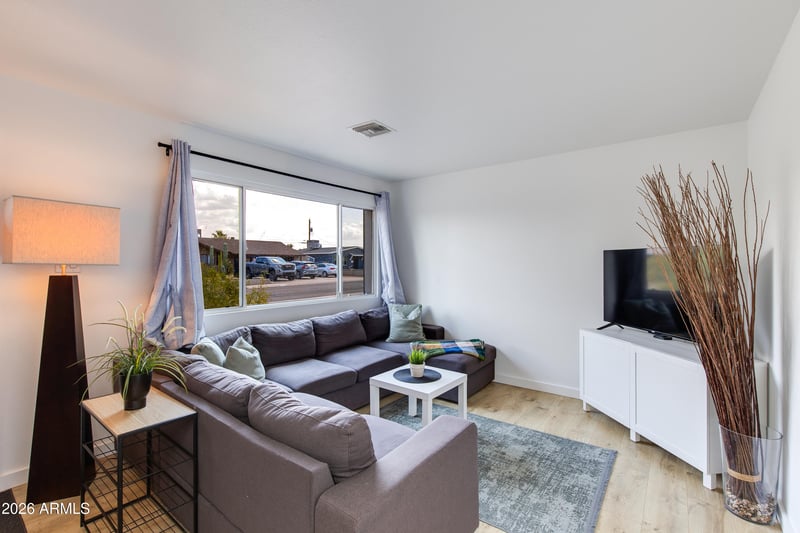 332 Taylor St, Tempe, AZ 85288