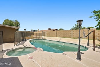 332 W Kerry Ln, Phoenix, AZ 85027