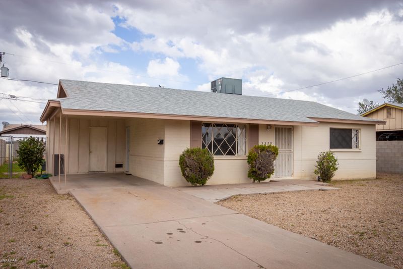 3320 W Cactus Rd, Phoenix, AZ 85029