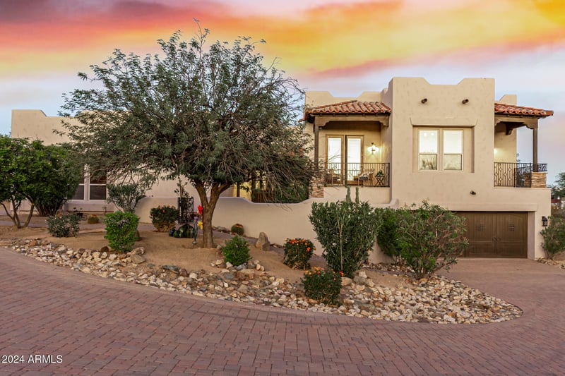 33207 12th St, Phoenix, AZ 85085