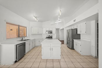 3322 E Dry Creek Rd, Phoenix, AZ 85044
