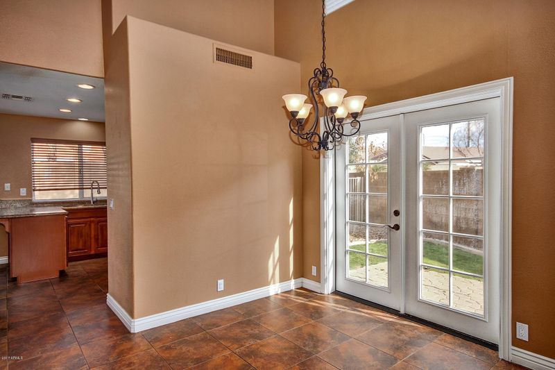 3322 E Menadota Dr, Phoenix, AZ 85050