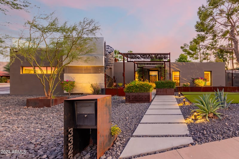 3323 E Vogel Ave, Phoenix, AZ 85028
