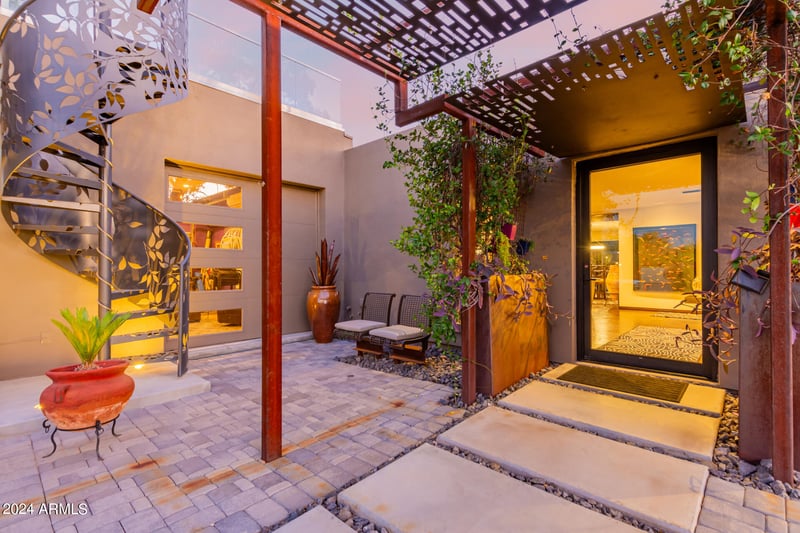 3323 E Vogel Ave, Phoenix, AZ 85028