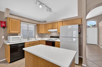 3323 W Constitution Dr, Chandler, AZ 85226