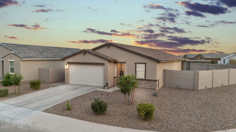 3325 Alexander Dr, San Tan Valley, AZ 85143
